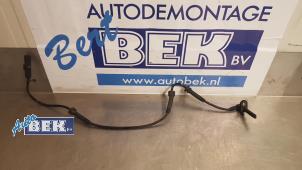 Gebruikte ABS Sensor Renault Clio IV (5R) 1.5 Energy dCi 90 FAP Prijs € 30,00 Margeregeling aangeboden door Auto Bek