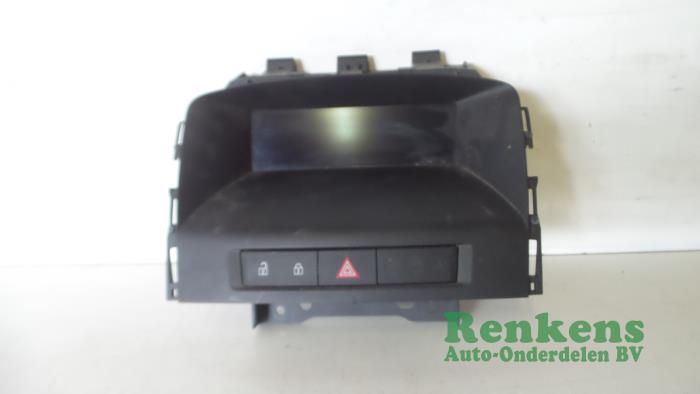 Gebruikte Display Interieur Opel Astra J (PC6/PD6/PE6/PF6) 1.7 CDTi 16V 110 Prijs € 30,00 Margeregeling aangeboden door Renkens Auto-Onderdelen B.V.