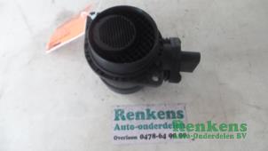 Gebruikte Luchtmassameter Volkswagen Polo IV (9N1/2/3) 1.9 TDI 100 Prijs € 20,00 Margeregeling aangeboden door Renkens Auto-Onderdelen B.V.