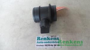 Gebruikte Luchtmassameter Volkswagen Caddy III (2KA,2KH,2CA,2CH) 2.0 SDI Prijs € 20,00 Margeregeling aangeboden door Renkens Auto-Onderdelen B.V.