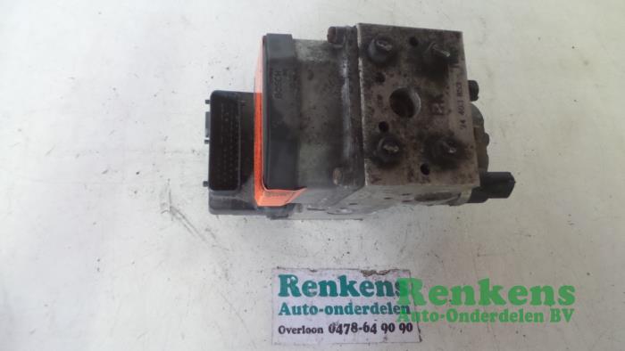 Gebruikte ABS Pomp Opel Zafira (F75) 2.2 16V Prijs € 75,00 Margeregeling aangeboden door Renkens Auto-Onderdelen B.V.