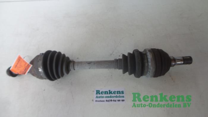 Gebruikte Aandrijfas links-voor Opel Astra H (L48) 1.7 CDTi 16V Prijs € 30,00 Margeregeling aangeboden door Renkens Auto-Onderdelen B.V.