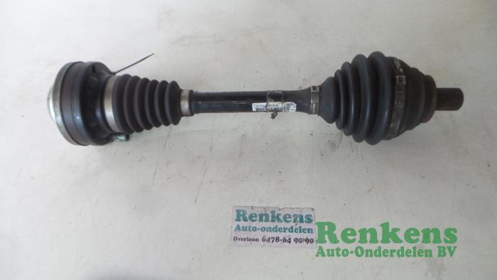 Gebruikte Steekas rechts-voor Volkswagen Touran (1T1/T2) 2.0 TDI 16V 136 Prijs € 40,00 Margeregeling aangeboden door Renkens Auto-Onderdelen B.V.
