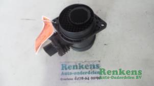 Gebruikte Luchtmassameter Volkswagen Caddy Combi III (2KB,2KJ) 1.9 TDI Prijs € 20,00 Margeregeling aangeboden door Renkens Auto-Onderdelen B.V.