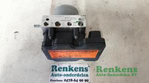 Gebruikte ABS Pomp Renault Kangoo/Grand Kangoo (KW) 1.2 16V TCE Prijs € 100,00 Margeregeling aangeboden door Renkens Auto-Onderdelen B.V.