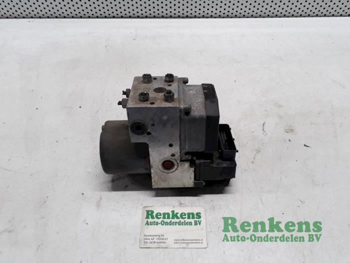 Gebruikte ABS Pomp Opel Zafira (F75) 2.0 DTI 16V Prijs € 50,00 Margeregeling aangeboden door Renkens Auto-Onderdelen B.V.
