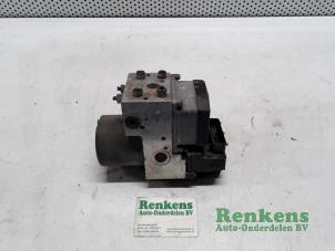 Gebruikte ABS Pomp Opel Zafira (F75) 2.0 DTI 16V Prijs € 50,00 Margeregeling aangeboden door Renkens Auto-Onderdelen B.V.