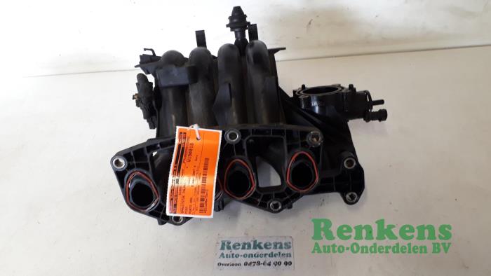 Gebruikte Inlaatspruitstuk Fiat Grande Punto (199) 1.2 Prijs € 50,00 Margeregeling aangeboden door Renkens Auto-Onderdelen B.V.