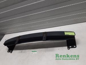 Gebruikte Bumperbalk voor Skoda Roomster (5J) 1.9 TDI Prijs € 25,00 Margeregeling aangeboden door Renkens Auto-Onderdelen B.V.
