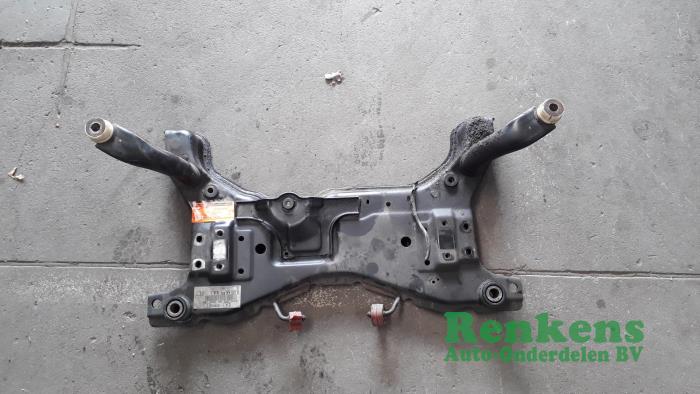 Gebruikte Subframe Ford Kuga I 2.0 TDCi 16V 4x4 Prijs € 100,00 Margeregeling aangeboden door Renkens Auto-Onderdelen B.V.