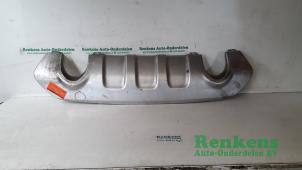 Gebruikte Bumperdeel midden-achter Ford Kuga I 2.0 TDCi 16V 4x4 Prijs € 35,00 Margeregeling aangeboden door Renkens Auto-Onderdelen B.V.