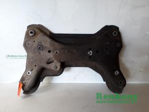 Gebruikte Subframe Opel Vivaro 1.9 DTI 16V Prijs € 50,00 Margeregeling aangeboden door Renkens Auto-Onderdelen B.V.