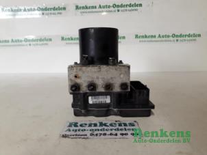 Gebruikte ABS Pomp Volkswagen Polo IV (9N1/2/3) 1.4 TDI 80 Prijs € 60,00 Margeregeling aangeboden door Renkens Auto-Onderdelen B.V.