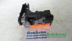 Gebruikte Deurslot Mechaniek 4Deurs rechts-achter Opel Astra H (L48) 1.6 16V Prijs € 35,00 Margeregeling aangeboden door Renkens Auto-Onderdelen B.V.