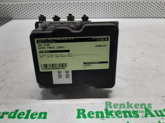 Gebruikte ABS Pomp Skoda Fabia (6Y5) 1.9 TDi Prijs € 50,00 Margeregeling aangeboden door Renkens Auto-Onderdelen B.V.