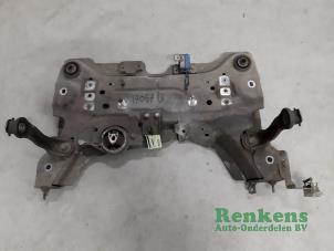 Gebruikte Subframe Renault Laguna III Estate (KT) 2.0 dCi 16V 175 FAP Prijs € 125,00 Margeregeling aangeboden door Renkens Auto-Onderdelen B.V.