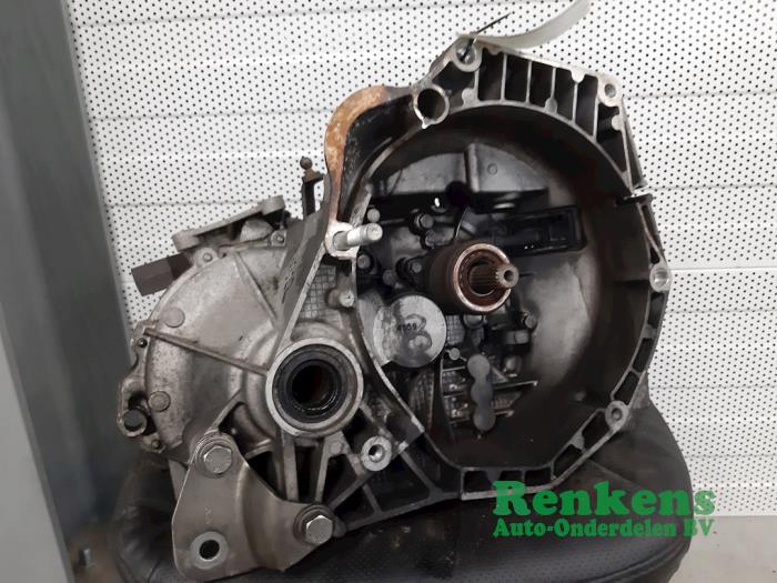 Gebruikte Versnellingsbak Fiat Grande Punto (199) 1.3 JTD Multijet 16V 85 Actual Prijs € 200,00 Margeregeling aangeboden door Renkens Auto-Onderdelen B.V.