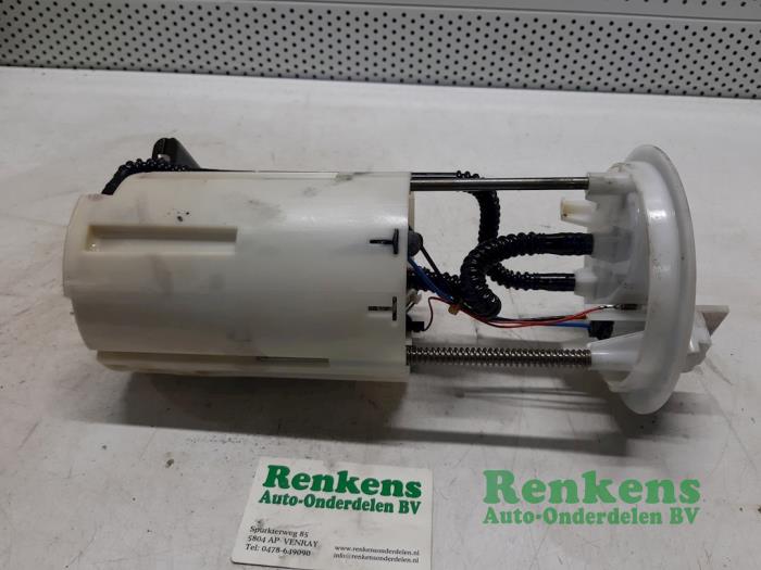 Gebruikte Tank element Pomp Fiat Doblo (223A/119) 1.3 JTD 16V Multijet DPF Prijs € 50,00 Margeregeling aangeboden door Renkens Auto-Onderdelen B.V.