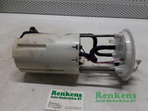 Gebruikte Brandstofpomp Elektrisch Fiat Doblo (223A/119) 1.3 JTD 16V Multijet DPF Prijs € 50,00 Margeregeling aangeboden door Renkens Auto-Onderdelen B.V.