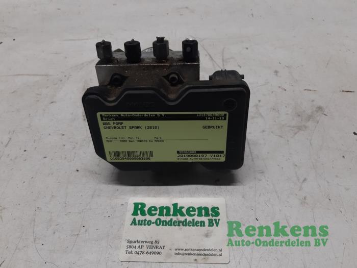 Gebruikte ABS Pomp Chevrolet Spark 1.0 16V Prijs € 50,00 Margeregeling aangeboden door Renkens Auto-Onderdelen B.V.