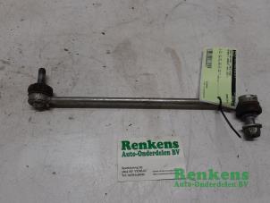 Gebruikte Reactiestang links-voor Renault Kangoo/Grand Kangoo (KW) 1.2 16V TCE Prijs € 12,50 Margeregeling aangeboden door Renkens Auto-Onderdelen B.V.