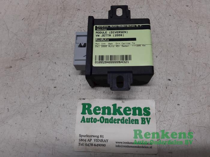 Gebruikte Module (diversen) Volkswagen Jetta III (1K2) 2.0 TDI DPF 140 Prijs € 20,00 Margeregeling aangeboden door Renkens Auto-Onderdelen B.V.