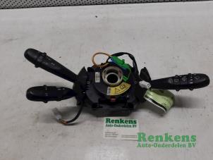 Gebruikte Combischakelaar Stuurkolom Alfa Romeo 147 (937) 1.6 Twin Spark 16V Prijs € 50,00 Margeregeling aangeboden door Renkens Auto-Onderdelen B.V.