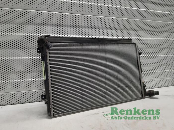 Gebruikte Radiateur Volkswagen Golf Plus (5M1/1KP) 1.9 TDI 105 Prijs € 45,00 Margeregeling aangeboden door Renkens Auto-Onderdelen B.V.