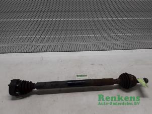 Gebruikte Aandrijfas rechts-voor Volkswagen Golf IV (1J1) 1.4 16V Prijs € 40,00 Margeregeling aangeboden door Renkens Auto-Onderdelen B.V.