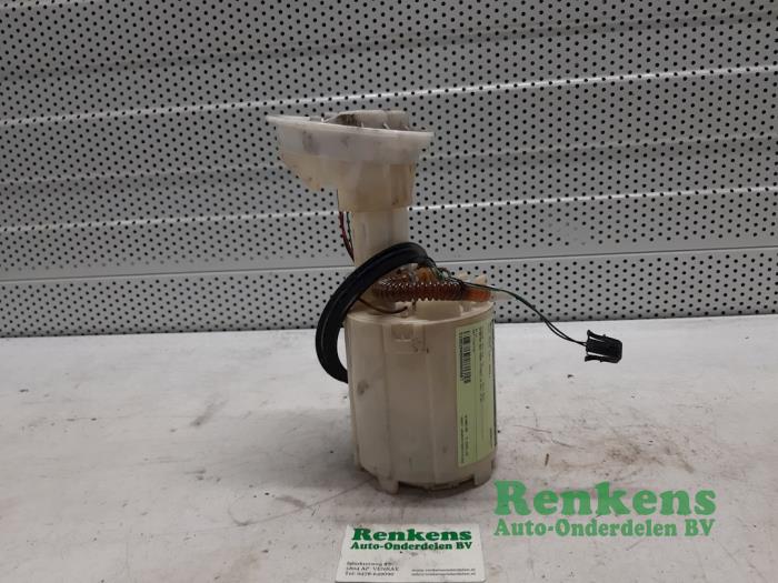 Gebruikte Benzinepomp BMW Mini (R50/53) 1.6 16V One Prijs € 40,00 Margeregeling aangeboden door Renkens Auto-Onderdelen B.V.