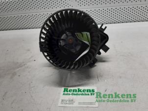 Gebruikte Kachel Ventilatiemotor BMW Mini One/Cooper (R50) 1.6 16V One Prijs € 40,00 Margeregeling aangeboden door Renkens Auto-Onderdelen B.V.