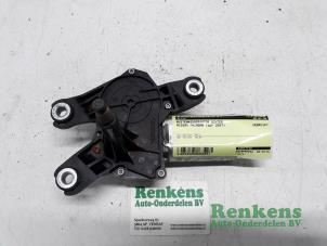 Gebruikte Motor Ruitenwisser achter Nissan Primera (P12) 1.8 16V Prijs € 15,00 Margeregeling aangeboden door Renkens Auto-Onderdelen B.V.