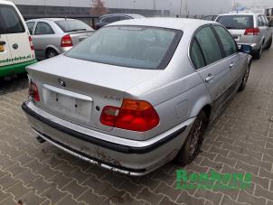 Gebruikte Achterlicht rechts BMW 3 serie (E46/4) 323i 24V Prijs € 25,00 Margeregeling aangeboden door Renkens Auto-Onderdelen B.V.