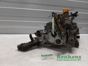 Cilinderkop van een Renault Kangoo (KC) 1.2 1998