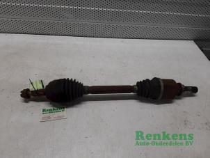 Gebruikte Aandrijfas links-voor Renault Modus/Grand Modus (JP) 1.5 dCi 85 Prijs € 35,00 Margeregeling aangeboden door Renkens Auto-Onderdelen B.V.