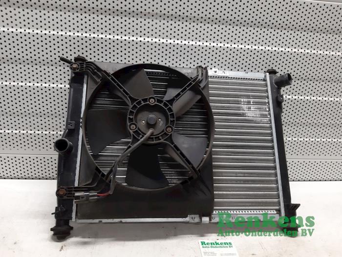 Gebruikte Radiateur Daewoo Lanos (TA/TF08/48/86) 1.3 Prijs € 40,00 Margeregeling aangeboden door Renkens Auto-Onderdelen B.V.