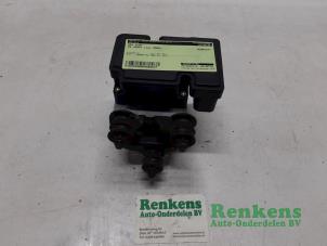 Gebruikte ABS Pomp Volkswagen Caddy III (2KA,2KH,2CA,2CH) 1.9 TDI Prijs € 60,00 Margeregeling aangeboden door Renkens Auto-Onderdelen B.V.