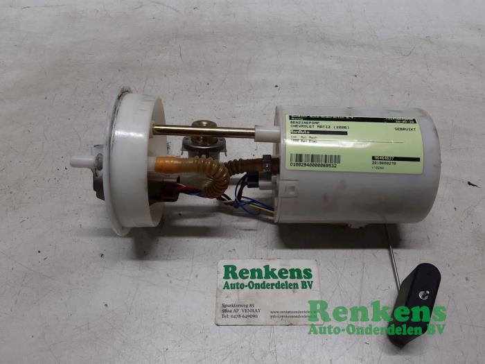 Gebruikte Benzinepomp Chevrolet Matiz 1.0 Prijs € 40,00 Margeregeling aangeboden door Renkens Auto-Onderdelen B.V.