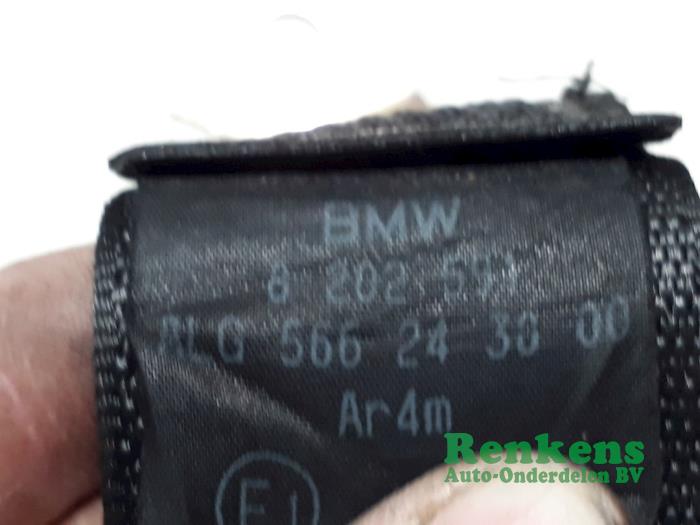 Veiligheidsgordel links-achter van een BMW 3 serie (E46/4) 316i 16V 2004