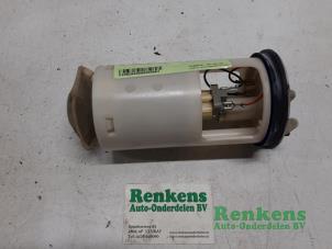 Gebruikte Benzinepomp Peugeot 106 II 1.1 XN,XR,XT,Accent Prijs € 30,00 Margeregeling aangeboden door Renkens Auto-Onderdelen B.V.