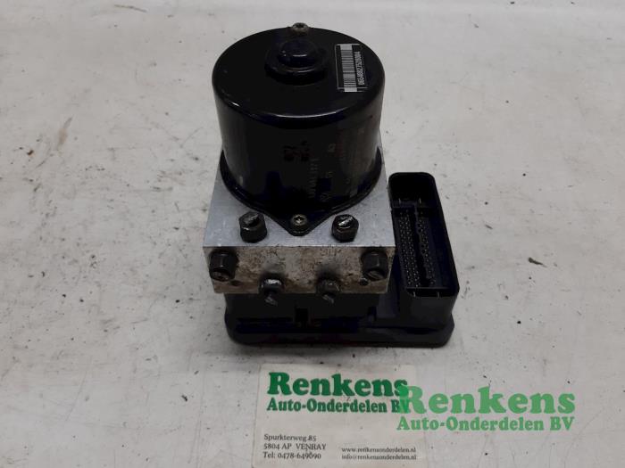 Gebruikte ABS Pomp Volkswagen Golf IV (1J1) 1.6 16V Prijs € 50,00 Margeregeling aangeboden door Renkens Auto-Onderdelen B.V.