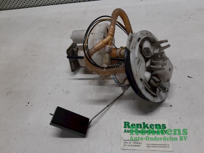 Gebruikte Dieselpomp Audi A4 Avant Quattro (B6) 2.5 TDI V6 24V Prijs € 40,00 Margeregeling aangeboden door Renkens Auto-Onderdelen B.V.