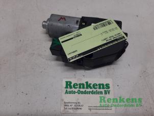 Gebruikte Schuifdak Motor Lancia Musa 1.9 JTD Prijs € 35,00 Margeregeling aangeboden door Renkens Auto-Onderdelen B.V.