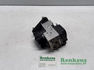 Gebruikte ABS Pomp Mercedes A (W168) 1.6 A-160 Prijs € 60,00 Margeregeling aangeboden door Renkens Auto-Onderdelen B.V.