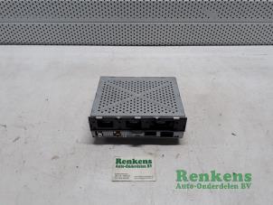 Gebruikte Radio module Audi A6 Avant (C6) 2.7 TDI V6 24V Prijs € 100,00 Margeregeling aangeboden door Renkens Auto-Onderdelen B.V.