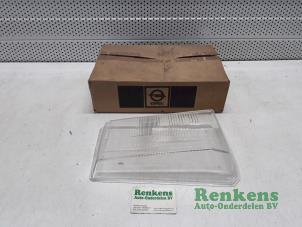 Nieuwe Koplampglas links Opel Rekord D 1.7 Prijs € 22,99 Inclusief btw aangeboden door Renkens Auto-Onderdelen B.V.
