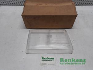 Nieuwe Koplampglas rechts Opel Rekord E1/E2/F 1.9 Prijs € 22,99 Inclusief btw aangeboden door Renkens Auto-Onderdelen B.V.