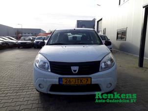 Gebruikte Rechter Koplamp Dacia Sandero I (BS) 1.2 16V Prijs € 50,00 Margeregeling aangeboden door Renkens Auto-Onderdelen B.V.