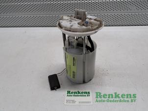 Gebruikte Benzinepomp Alfa Romeo MiTo (955) 1.4 Prijs € 40,00 Margeregeling aangeboden door Renkens Auto-Onderdelen B.V.