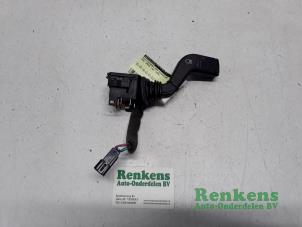 Gebruikte Pinker Schakelaar Opel Omega B (25/26/27) 2.0i 16V Prijs € 25,00 Margeregeling aangeboden door Renkens Auto-Onderdelen B.V.